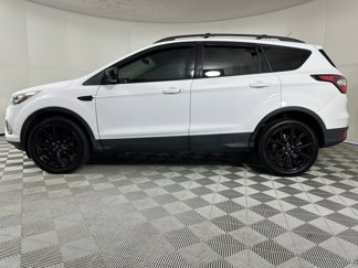 Used 2018 Ford Escape SE w/ SE Sport Appearance Package video 2