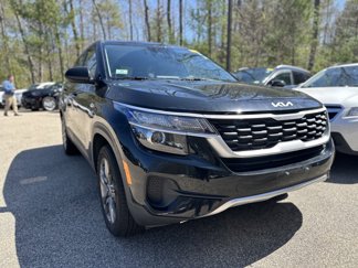 Used 2023 Kia Seltos LX image 1