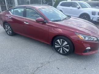 Used 2020 Nissan Altima 2.5 SV image 1