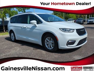 Used 2022 Chrysler Pacifica Touring-L image 1