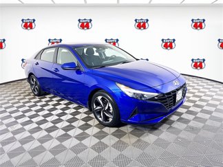 Used 2023 Hyundai Elantra SEL w/ Convenience Package image 1