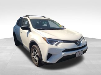 Used 2016 Toyota RAV4 LE image 1
