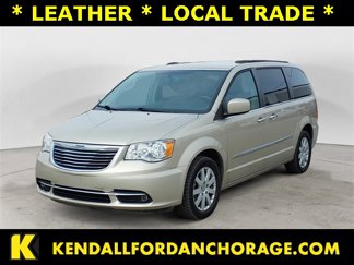 Used 2015 Chrysler Town & Country Touring w/ Driver Convenience Group image 1