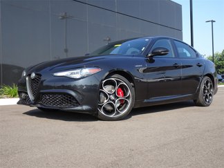 Used 2022 Alfa Romeo Giulia Veloce image 1
