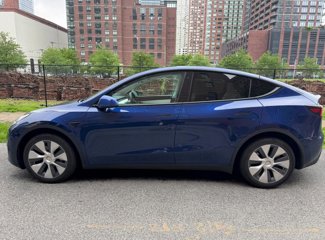 Used 2021 Tesla Model Y Long Range image 1