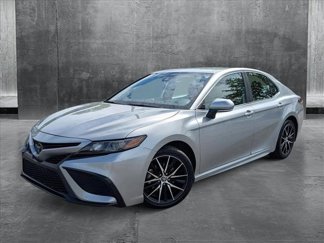 Used 2023 Toyota Camry SE image 1