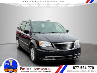 Used 2015 Chrysler Town & Country Touring image 1