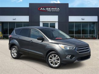 Used 2017 Ford Escape SE image 1