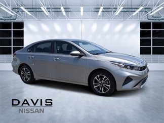 Used 2023 Kia Forte LXS image 1