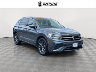 Used 2022 Volkswagen Tiguan SE image 1