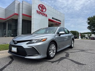 Used 2022 Toyota Camry LE image 1