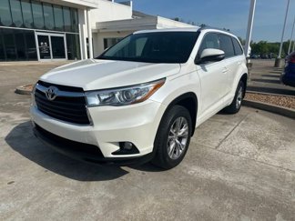 Used 2015 Toyota Highlander XLE image 1