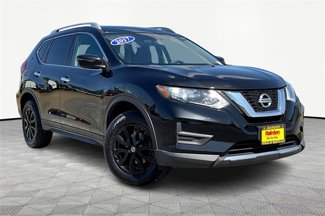 Used 2017 Nissan Rogue SV image 1