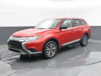 Used 2019 Mitsubishi Outlander SE image 1
