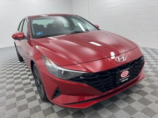 Used 2023 Hyundai Elantra SEL image 1
