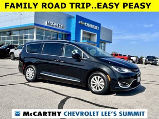 Used 2019 Chrysler Pacifica Touring-L image 1