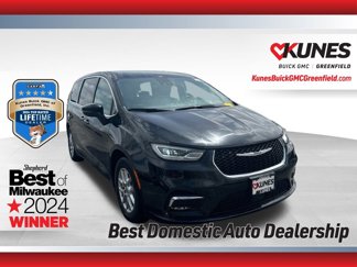 Used 2023 Chrysler Pacifica Touring-L image 1