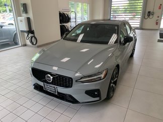 Certified 2025 Volvo S60 B5 Core image 1