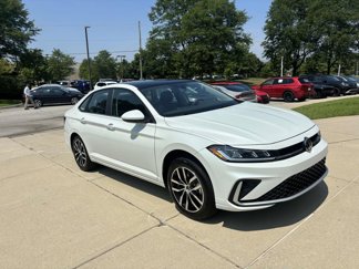 New 2025 Volkswagen Jetta SE image 1