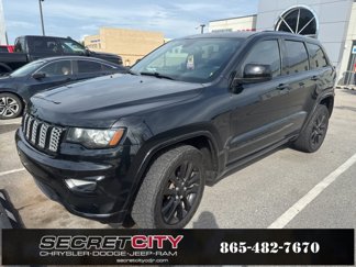 Used 2017 Jeep Grand Cherokee Altitude image 1