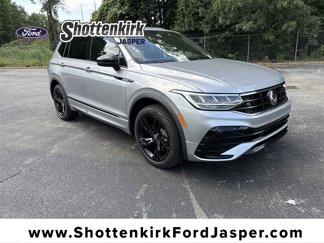 Used 2023 Volkswagen Tiguan SE R-Line image 1
