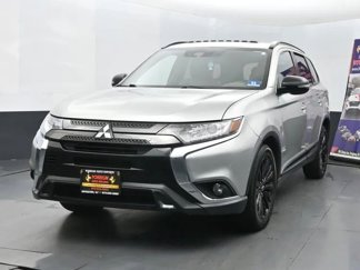 Used 2020 Mitsubishi Outlander LE image 1
