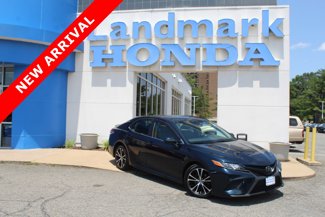 Used 2020 Toyota Camry SE image 1