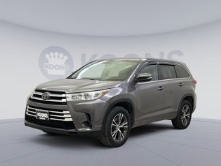 Used 2018 Toyota Highlander LE image 1
