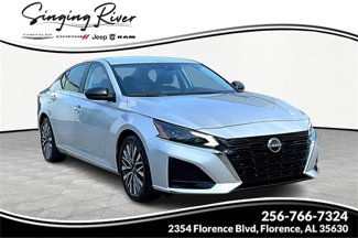 Used 2024 Nissan Altima 2.5 SV image 1