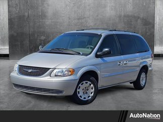 Used 2002 Chrysler Town & Country LX image 1