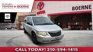 Used 2006 Chrysler Town & Country LX image 1