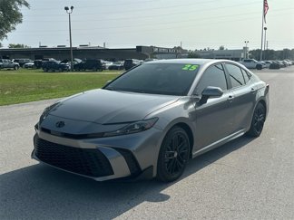 Used 2025 Toyota Camry SE image 1