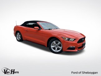 Used 2016 Ford Mustang Convertible image 1
