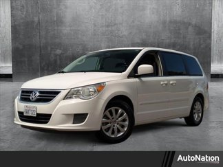 Used 2012 Volkswagen Routan SE image 1