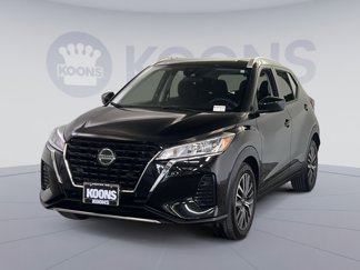 Used 2021 Nissan Kicks SV image 1