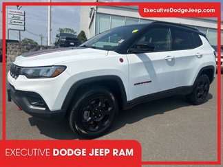 Used 2024 Jeep Compass Trailhawk image 1
