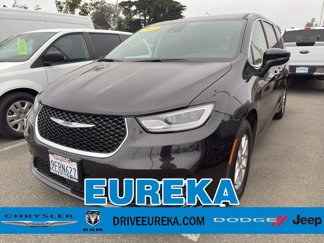 Used 2023 Chrysler Pacifica Touring-L image 1
