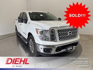 Used 2019 Nissan Titan SV w/ Chrome Package image 1