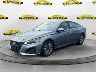 Used 2023 Nissan Altima 2.5 SV image 1