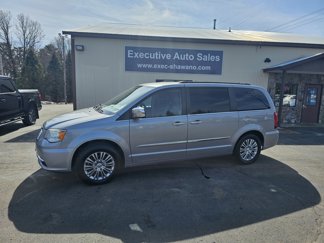 Used 2013 Chrysler Town & Country Touring-L w/ Driver Convenience Group image 1