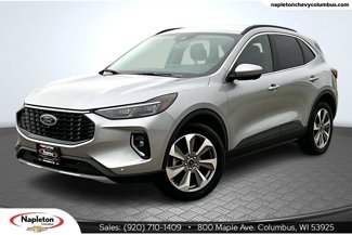 Used 2023 Ford Escape Platinum image 1