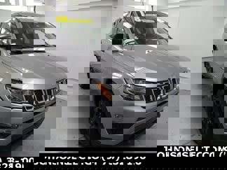 Used 2018 Jeep Compass Sport image 1