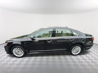 Used 2017 Volkswagen Passat 1.8T SE image 1