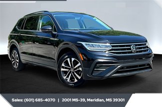 Used 2022 Volkswagen Tiguan S image 1