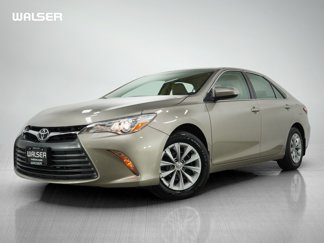 Used 2015 Toyota Camry LE image 1