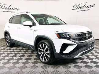Used 2023 Volkswagen Taos SE w/ Panoramic Sunroof Package image 1