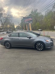 Used 2017 Nissan Altima 2.5 SV image 1