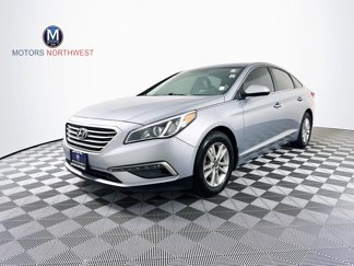Used 2015 Hyundai Sonata SE image 1