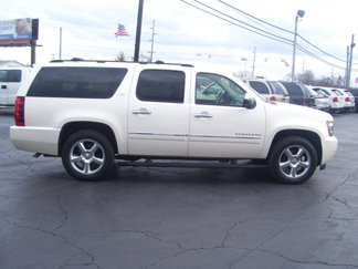 Used 2013 Chevrolet Suburban LTZ image 1