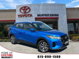 Used 2023 Nissan Kicks SV image 1
